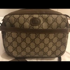 Vintage Gucci crossbody purse